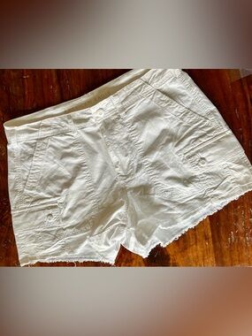 American Eagle White stretch Women's Cargo 90s Boyfriend Frayed Hem Shorts Sz 8